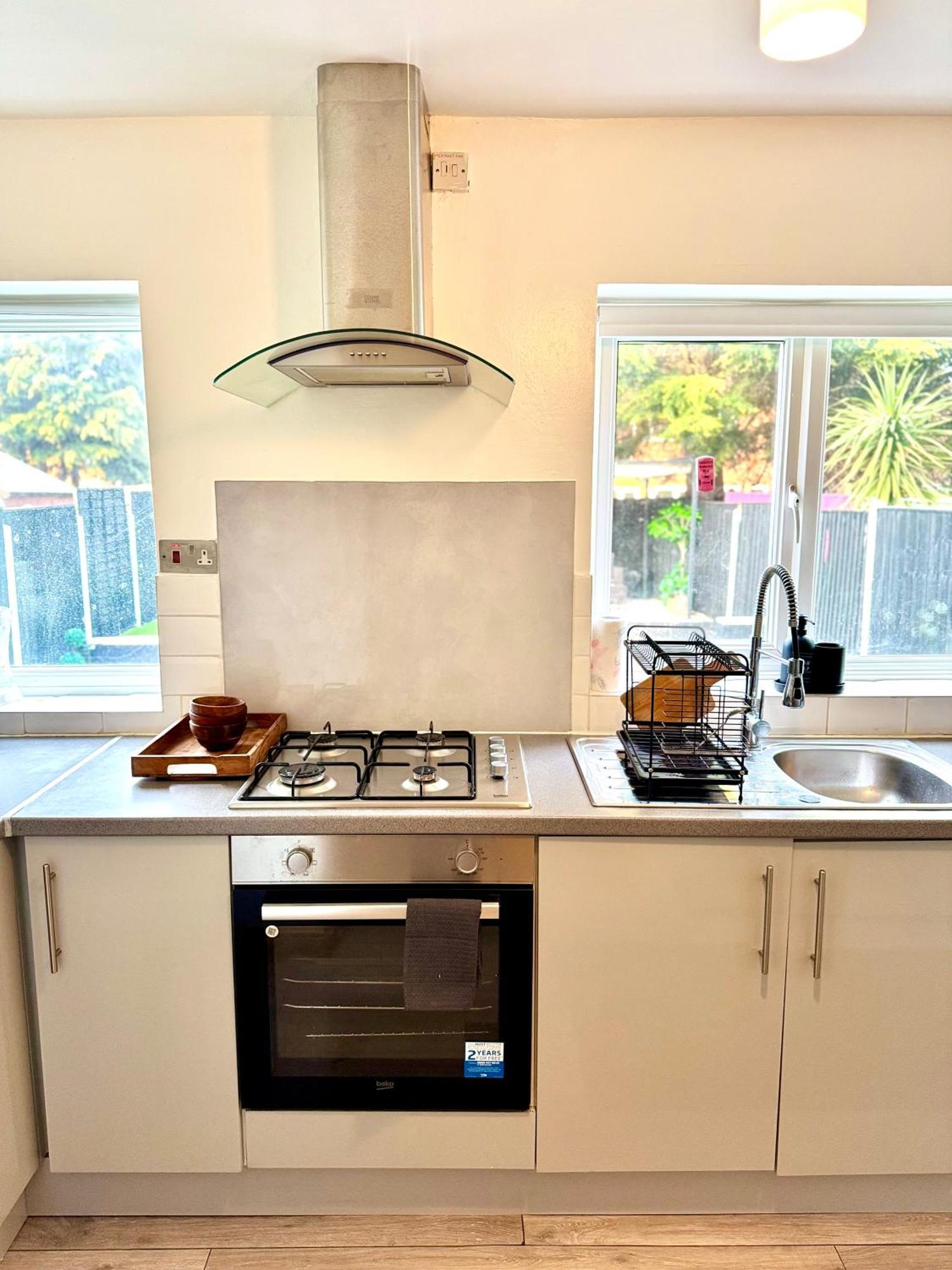노팅엄 Contractor Haven- 3Bdr Crew House, Free Parking, Fast Wifi & Private Garden 아파트 외부 사진