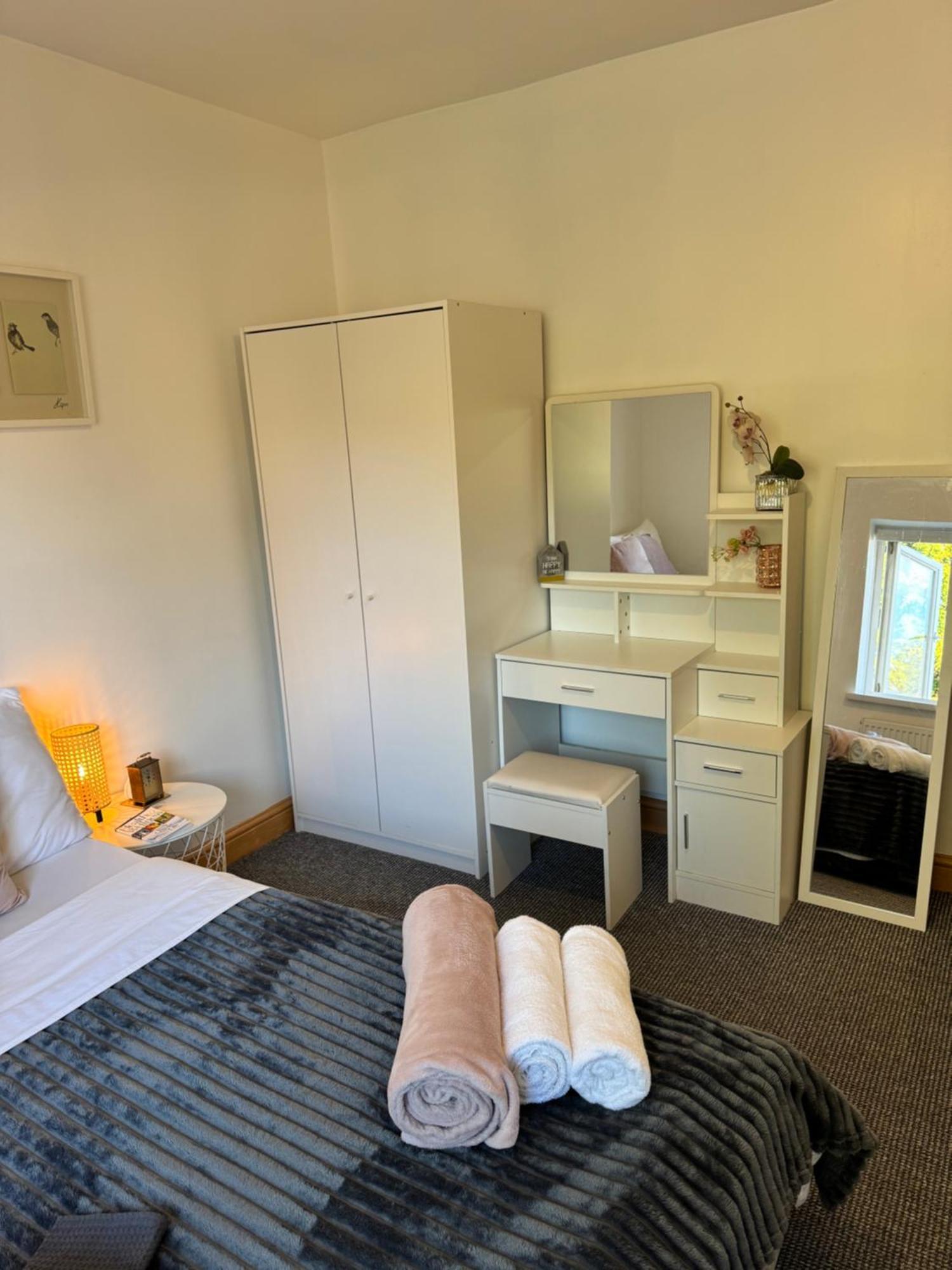 노팅엄 Contractor Haven- 3Bdr Crew House, Free Parking, Fast Wifi & Private Garden 아파트 외부 사진