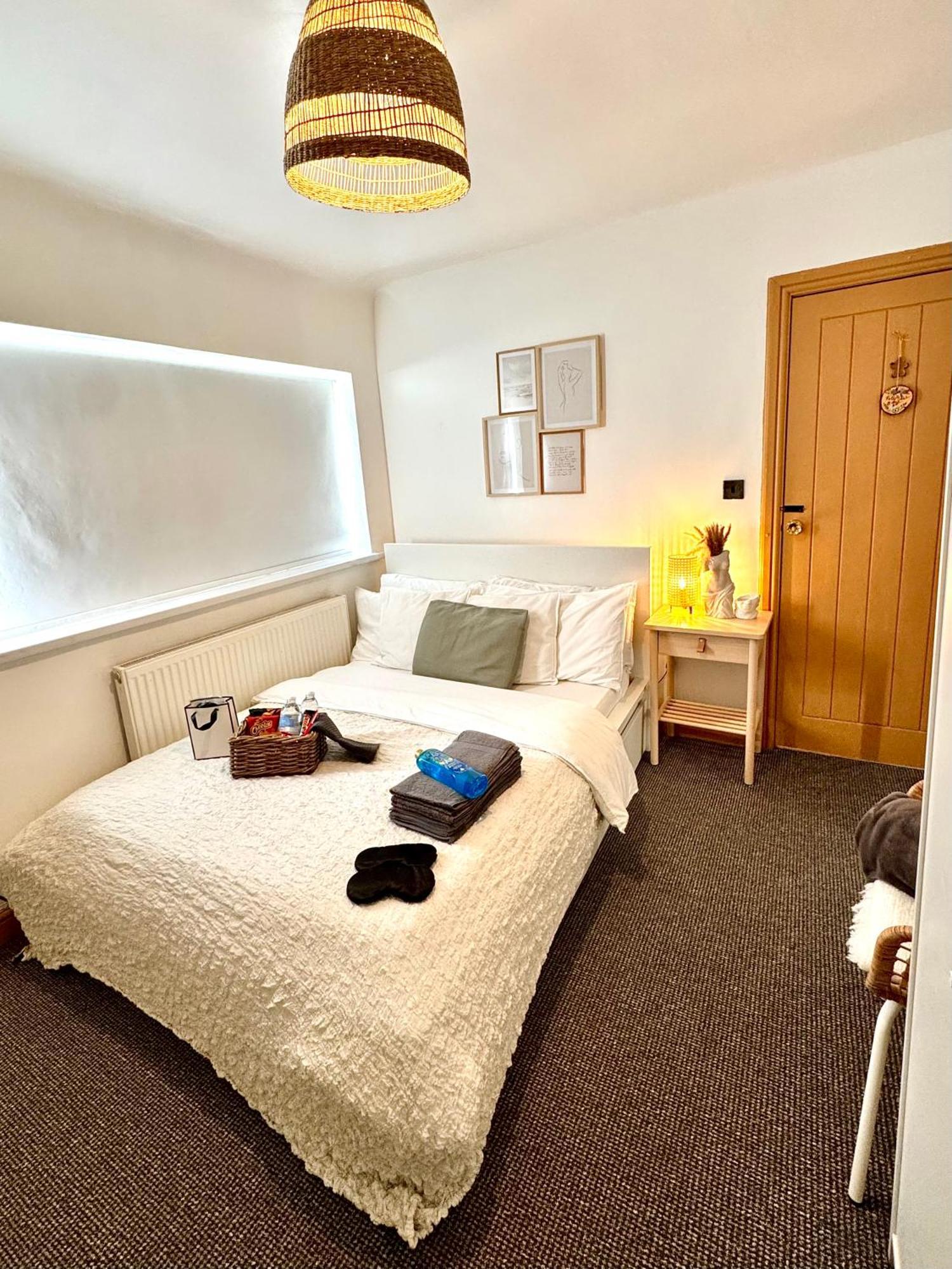 노팅엄 Contractor Haven- 3Bdr Crew House, Free Parking, Fast Wifi & Private Garden 아파트 외부 사진
